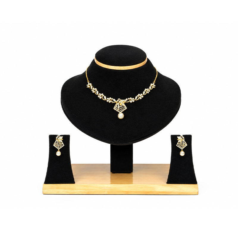 Pearl Setting Diamond Necklace